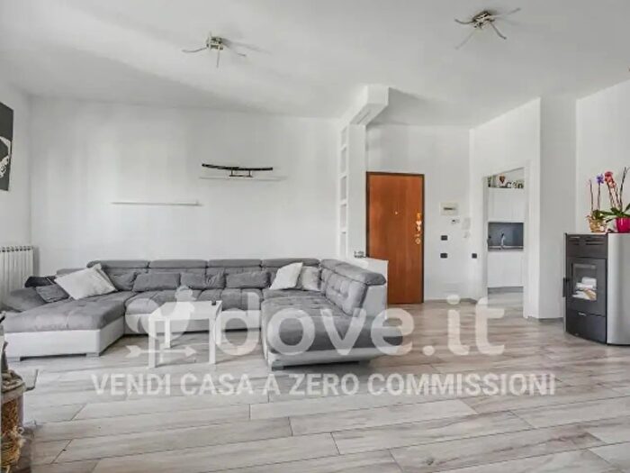 Appartamento trilocale in vendita in Via XX Settembre, Guanzate