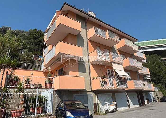 Appartamento trilocale in vendita in Via Michelangelo Corosu, Varazze