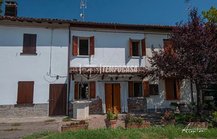 Appartamento quadrilocale in vendita in Via Guercinesca Est, Nonantola