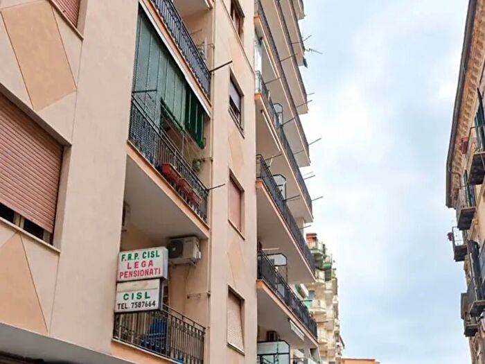 Appartamento trilocale in vendita in Via Marco Rocco, Casoria