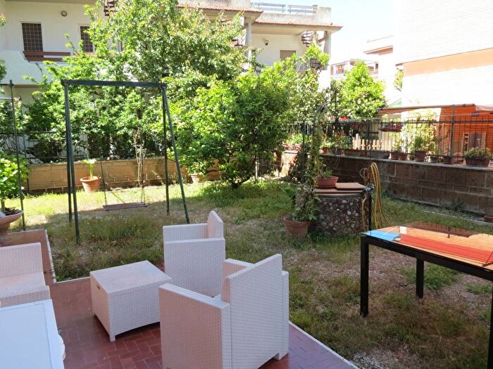 Appartamento trilocale in affitto in Largo Domiziano, Zona Domitilla, Ladispoli