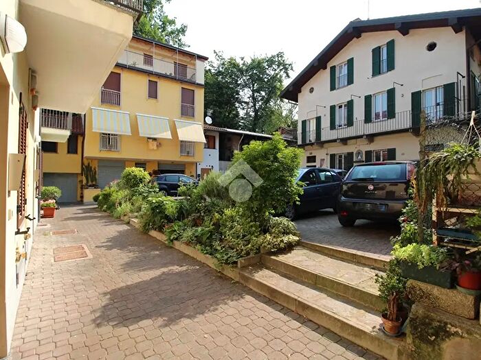 Appartamento bilocale in vendita in Via Sant'Ambrogio, Merate