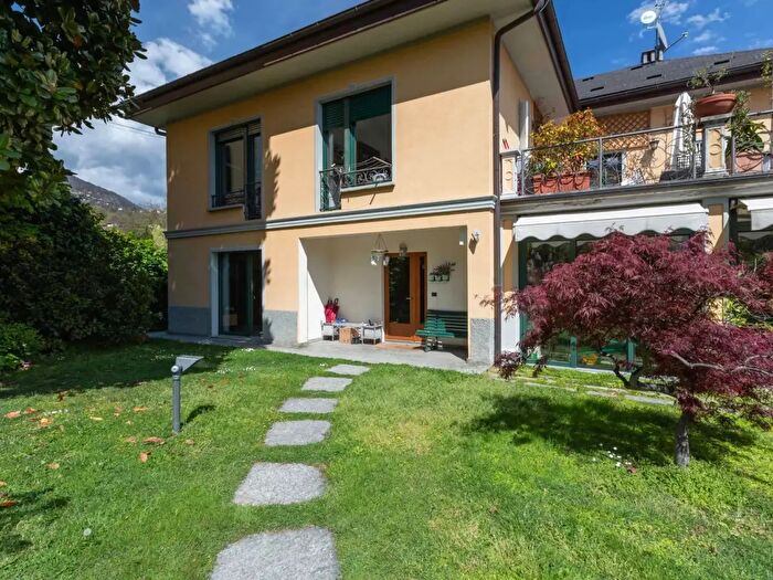 Casa con 7 locali in vendita in Verbania