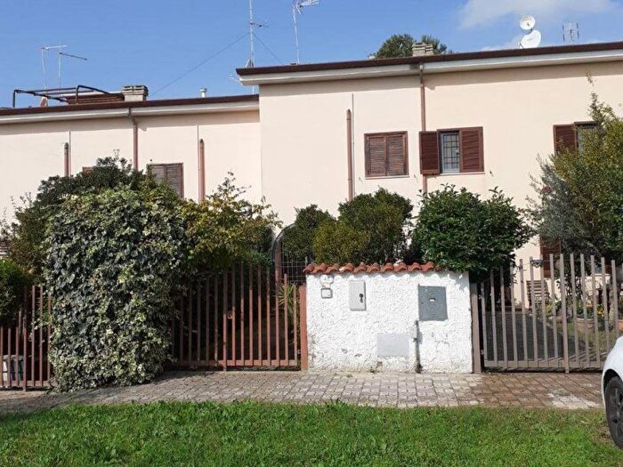 Casa con 5 locali in affitto in Via Russia, Bella Farnia, Sabaudia