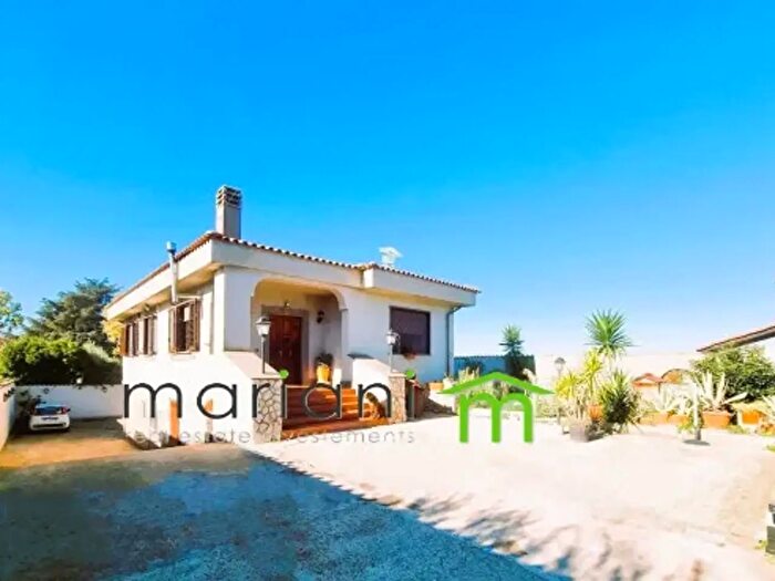 Casa con 6 locali in vendita in Via del Sassone, Ciampino