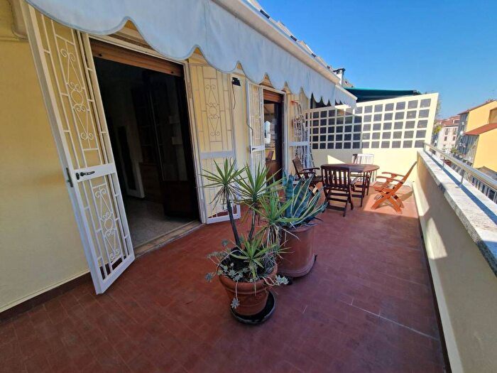 Casa trilocale in affitto in Via Trebbia, Porta Romana Medaglie d'Oro, Milano