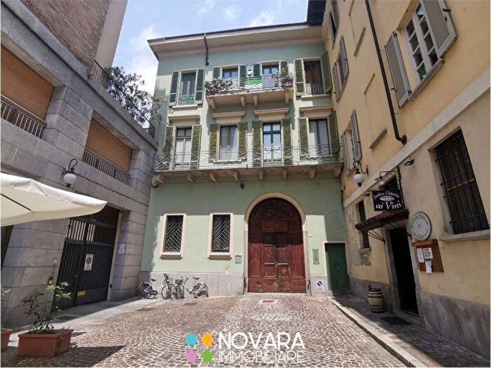 Appartamento quadrilocale in affitto in Centro Storico, Novara