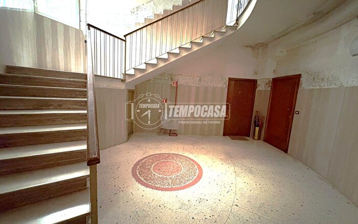 Appartamento trilocale in vendita in Via Giacinto Gigante, Napoli