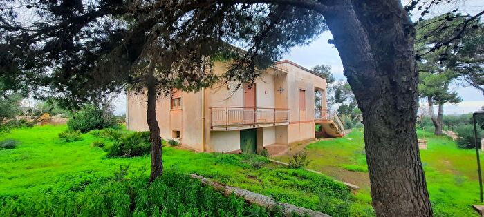 Casa con 5 locali in vendita in Marsala