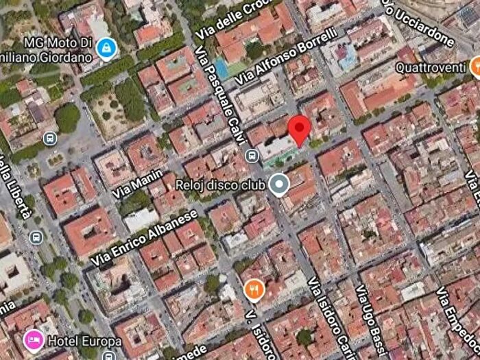 Appartamento con 5 locali in affitto in Via Enrico Albanse, Palermo