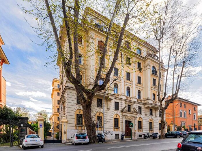 Appartamento trilocale in affitto in Via Dandolo, Trastevere, Roma