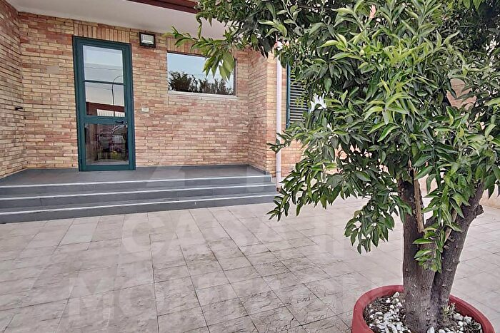 Casa con 5 locali in vendita in Ferrandina