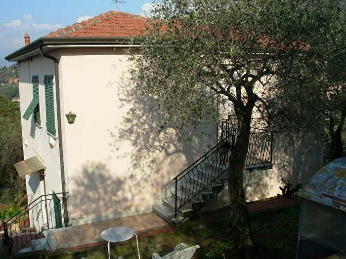 Casa con 8 locali in vendita in Lerici