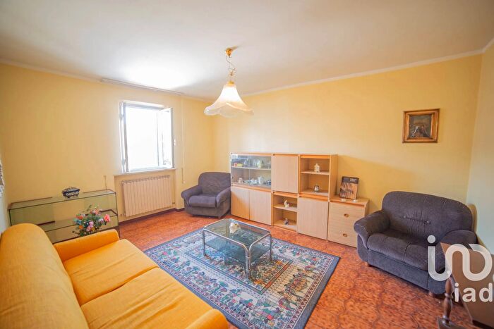 Casa con 6 locali in vendita in Via Flaminia, Colli al Metauro