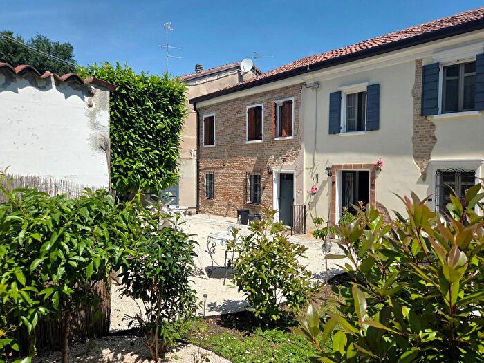 Casa trilocale in affitto in Via San Francesco, Centro, Sustinente