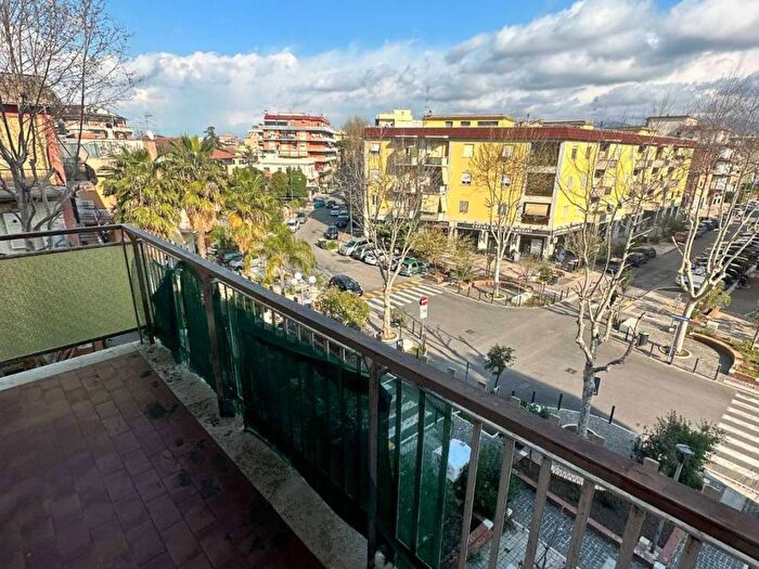 Appartamento trilocale in affitto in viale roma, Ciampino