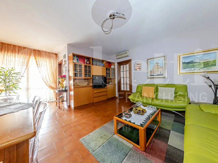 Appartamento quadrilocale in vendita in Via Guido Rossa, Rozzano