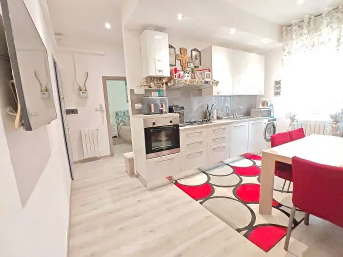 Appartamento trilocale in vendita in Via Ezio Cesarini, Bologna