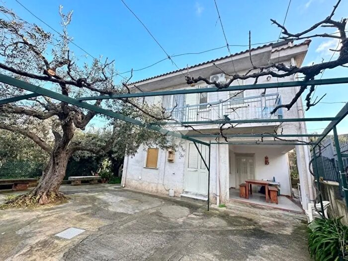 Appartamento trilocale in vendita in Via Canne Masche, Altavilla Milicia