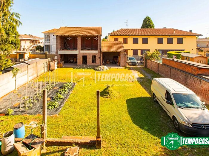 Case in Vendita e in Affitto - 2