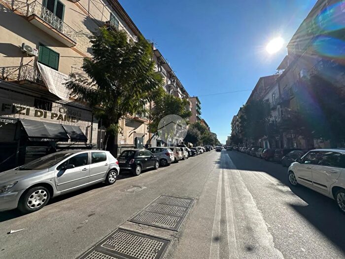 Appartamento trilocale in vendita in Corso Secondigliano, Napoli
