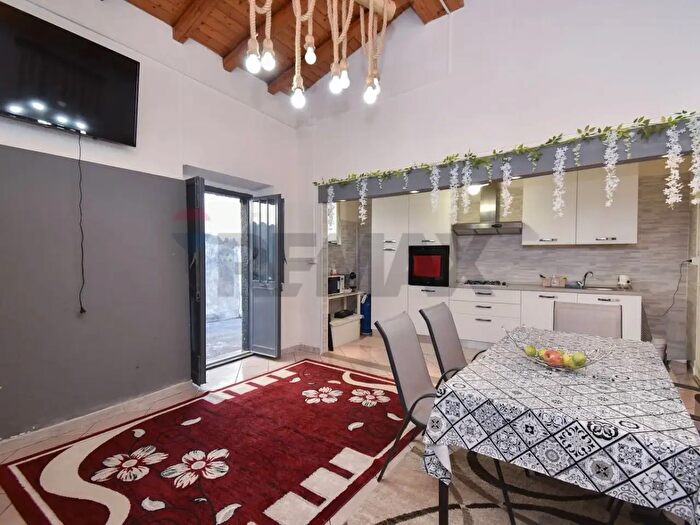 Casa bilocale in vendita in Via Porto Salvo, Acireale