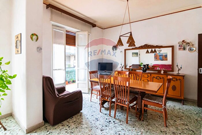 Appartamento quadrilocale in vendita in Via del Popolo, Acireale