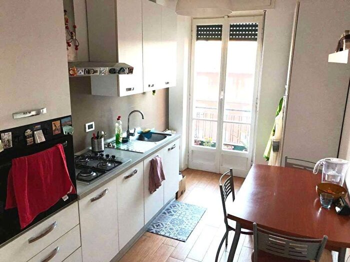 Appartamento trilocale in affitto in via Anguissola, Gambara, Milano