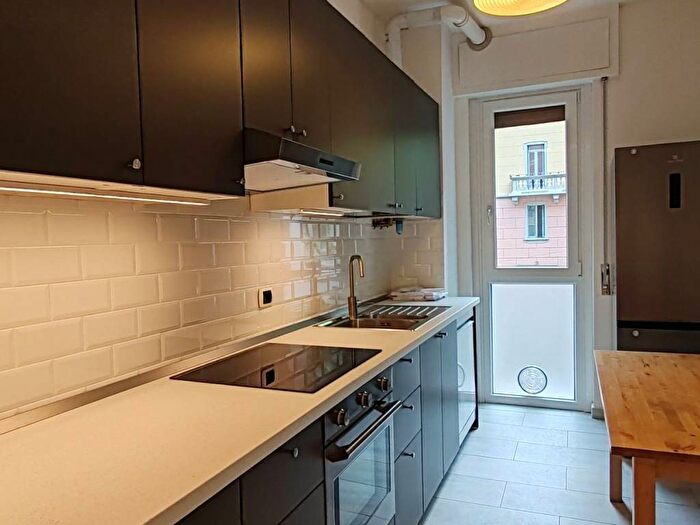 Appartamento bilocale in affitto in Via Lorenteggio, Giambellino, Milano