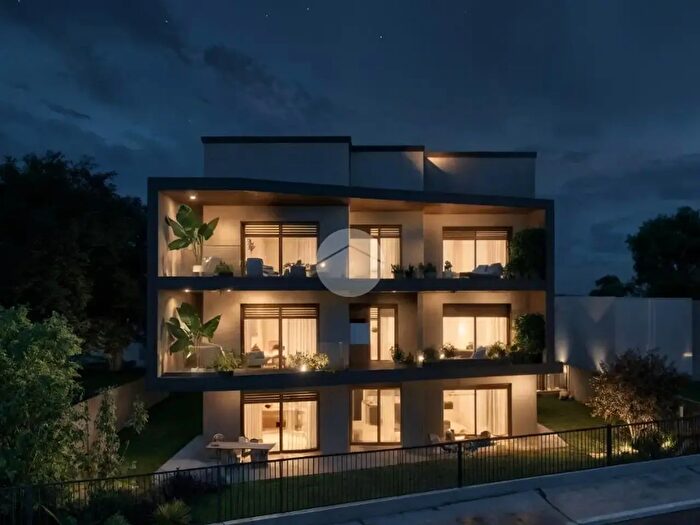 Appartamento quadrilocale in vendita in Via Piemonte, Rho