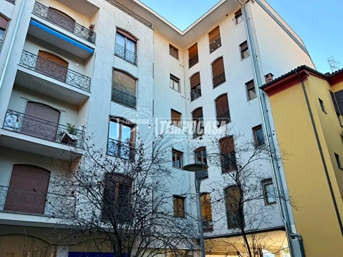 Appartamento bilocale in vendita in Piazza Castello, Verbania