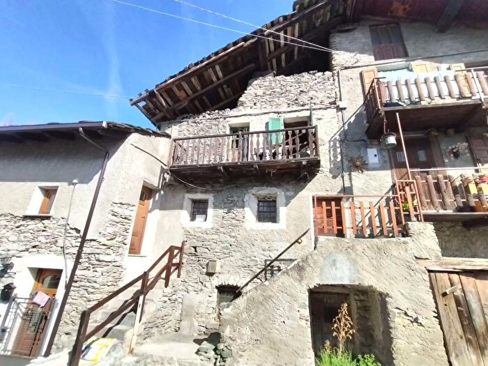 Casa quadrilocale in vendita in Località Rovarey, Nus