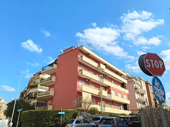 Appartamento trilocale in affitto in Via Francesco DOvidio, Talenti Monte Sacro, Roma