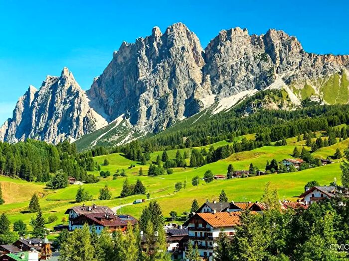 Appartamento con 13 locali in vendita in Località Zuel di Sopra, Cortina D'Ampezzo