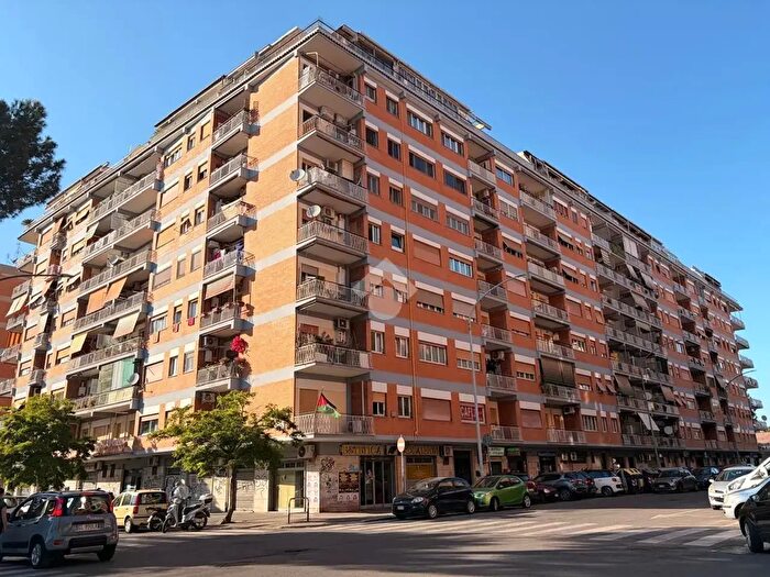 Appartamento quadrilocale in vendita in Via dellAeroporto, Roma