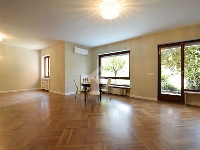 Appartamento con 6 locali in vendita in Str Vicinale del Nobile, Torino
