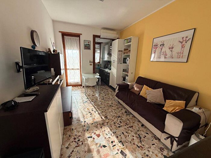 Appartamento bilocale in vendita in Via Cesare Battisti, Centro, Caselle Torinese