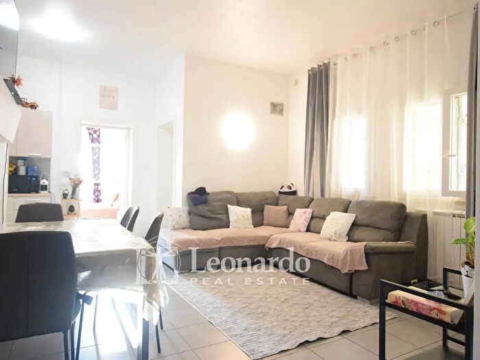 Appartamento con 5 locali in vendita in Viareggio