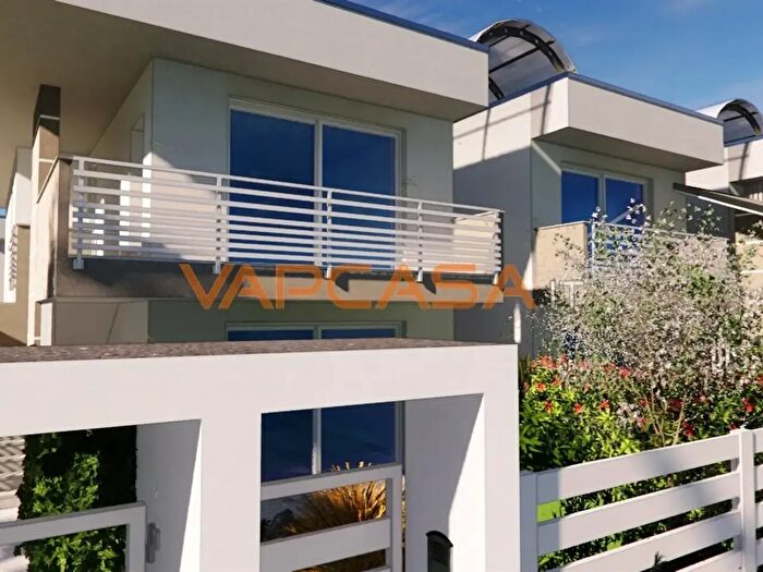 Appartamento trilocale in vendita in Papa Paolo VI, Calcio