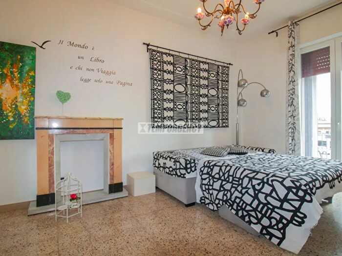 Appartamento trilocale in affitto in Via Giovanni Battista Cassinis, Milano