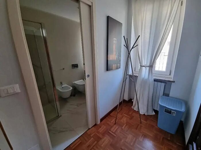 Appartamento bilocale in affitto in Via Roma, La Morra