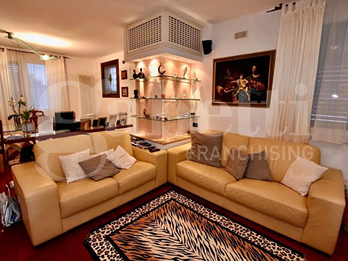 Casa con 6 locali in vendita in Via Don Minzoni, Lagosanto