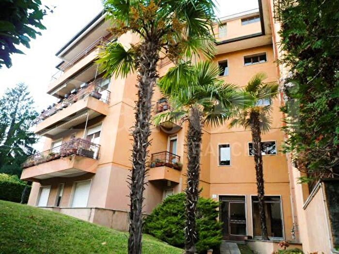 Appartamento trilocale in vendita in Via Lazzaro Papi, Varese