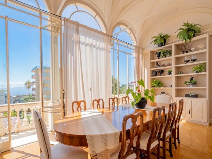 Appartamento con 5 locali in vendita in Via Alessandro Manzoni, Napoli