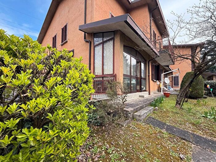 Appartamento bilocale in vendita in Lungolago Caduti della PatriaSpinone al Lago, Spinone Al Lago