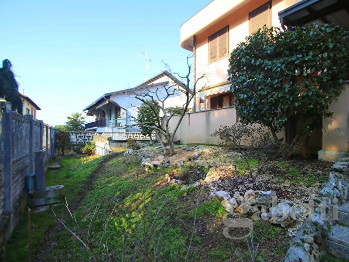 Casa trilocale in vendita in Via Cassano Magnago, Busto Arsizio
