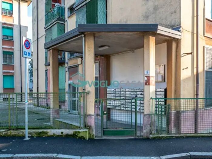 Appartamento trilocale in vendita in Via Brennero, Legnano