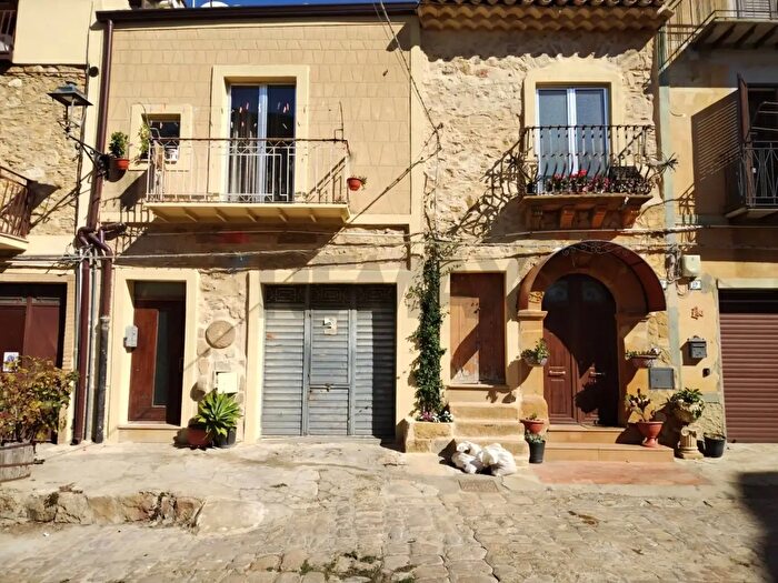 Casa quadrilocale in vendita in Via Gesù Maria, Piazza Armerina