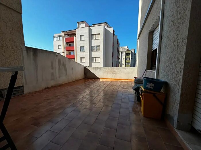 Appartamento con 6 locali in vendita in Viale Arsia, Carbonia