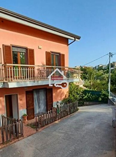 Casa con 6 locali in vendita in Via Armando Diaz, Prignano Cilento